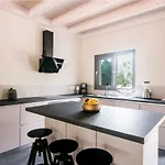 Olive Grove House 4*