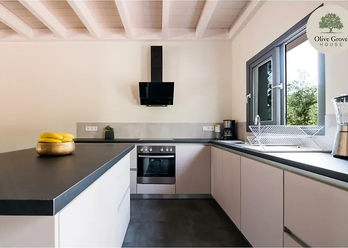 Olive Grove House 아르고스톨리온