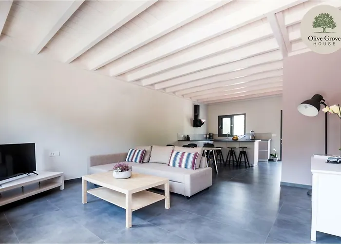 Olive Grove House 호텔 4*