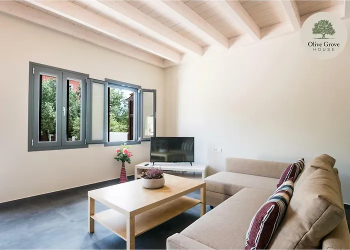 Olive Grove House 아르고스톨리온