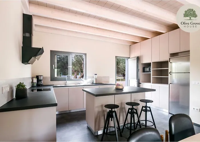 Olive Grove House 호텔 4*