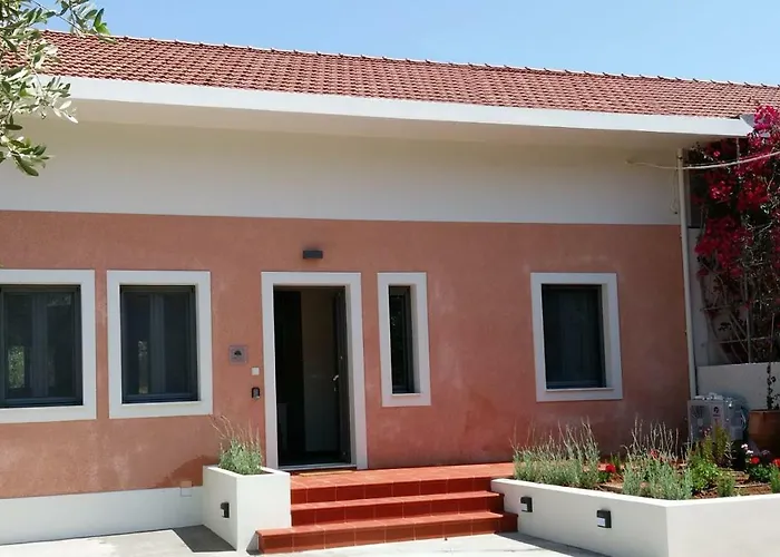 Olive Grove House 호텔 4*