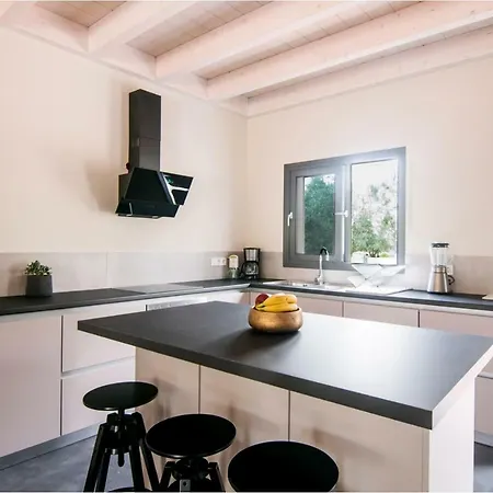 Olive Grove House 4*
